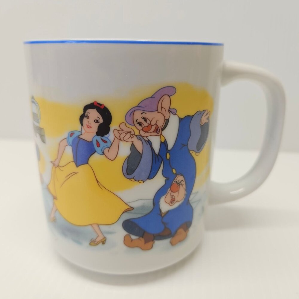 Snow White and The Seven Dwarfs Disney Mug White Ceramic With Blue Rim 8 Oz